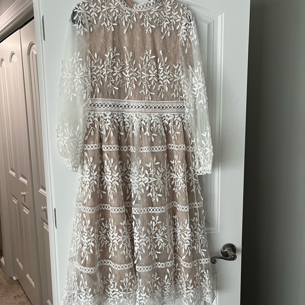 Ivy City Co Dress size L